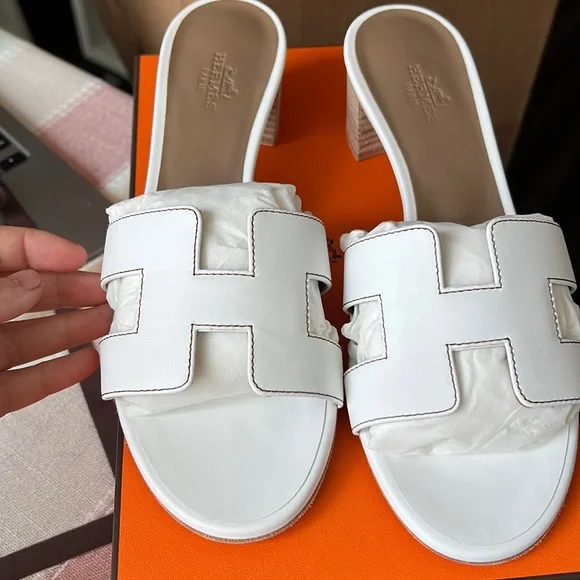 HERMES エルメス　オアジス　ホワイト　37 1/2 HERMES エルメス オアジス ホワイト 37 1/2 大人キレイ